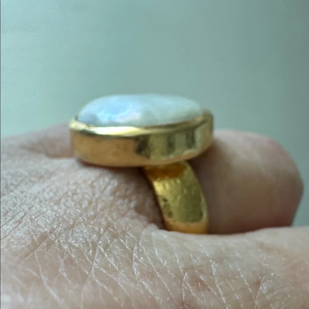 SHAANTI JEWELS Gold Plated 925 Sterling Silver Baroque Moth of Pearl Ring 7.5